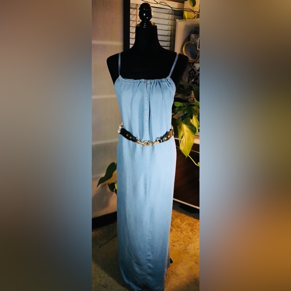 Vacation Ready 😍 Beautiful Maxi Denim Dress - Picture 2 of 16